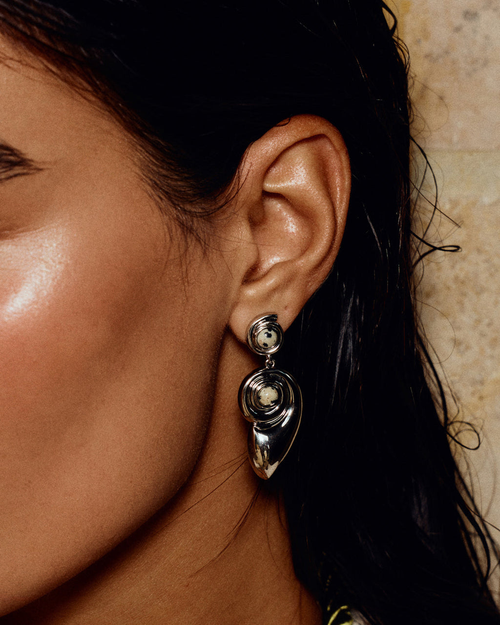 The Palma Shell Statement Earrings- Gold