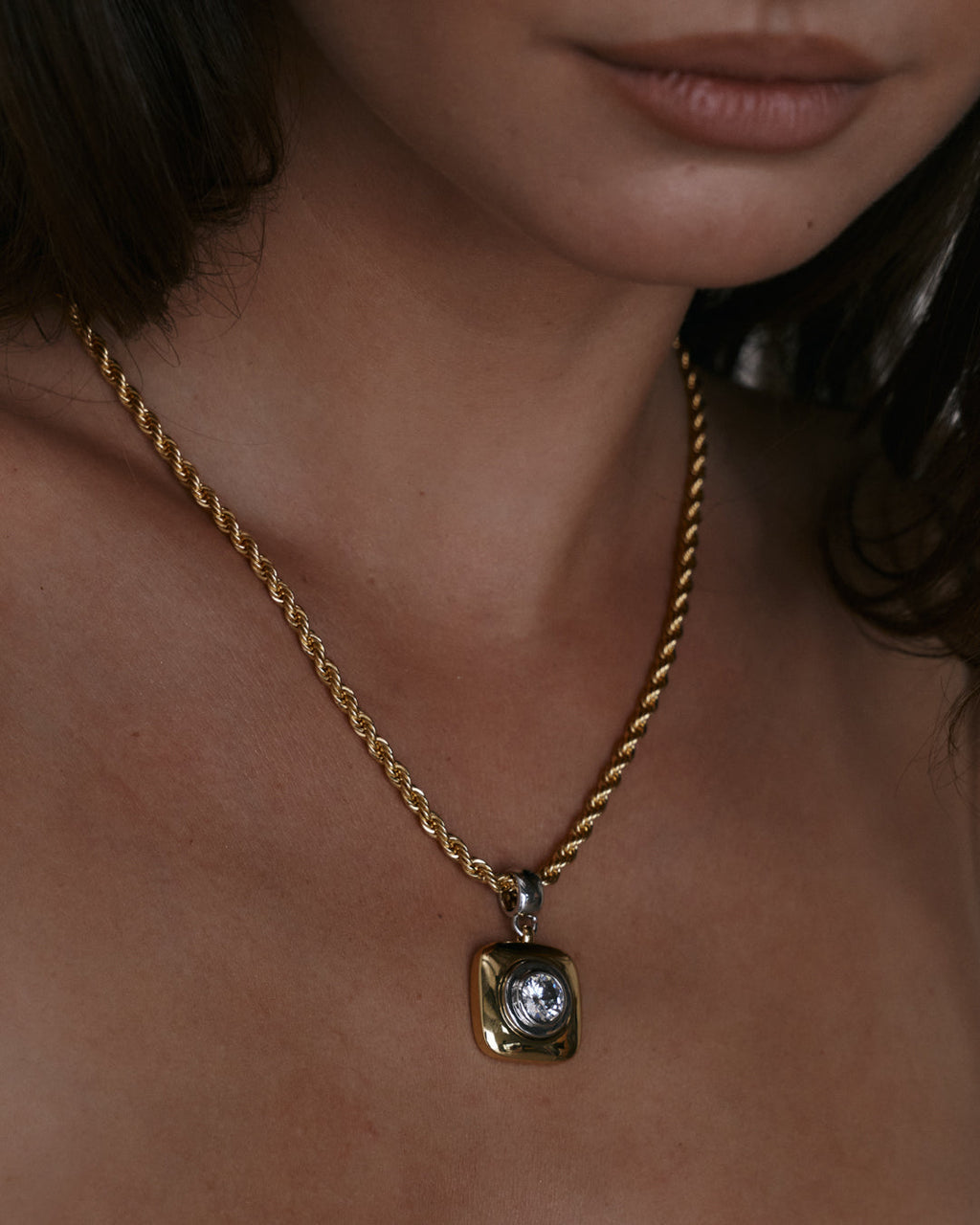 The Luna Bezel Pendant Necklace-Gold