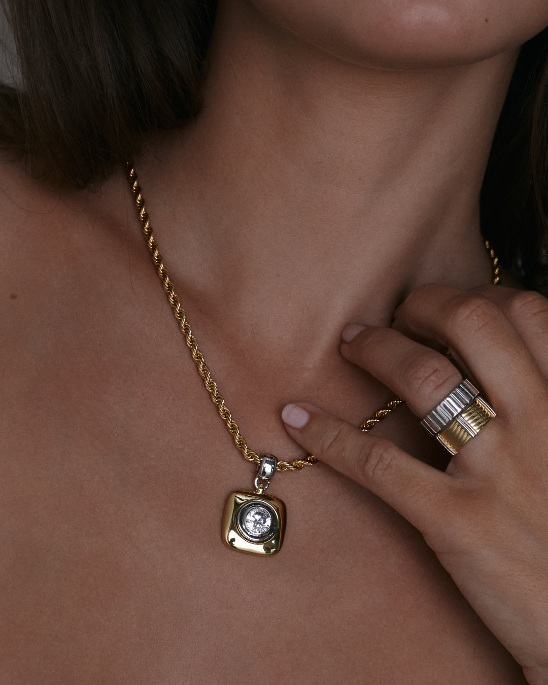The Luna Bezel Ring Set-Gold