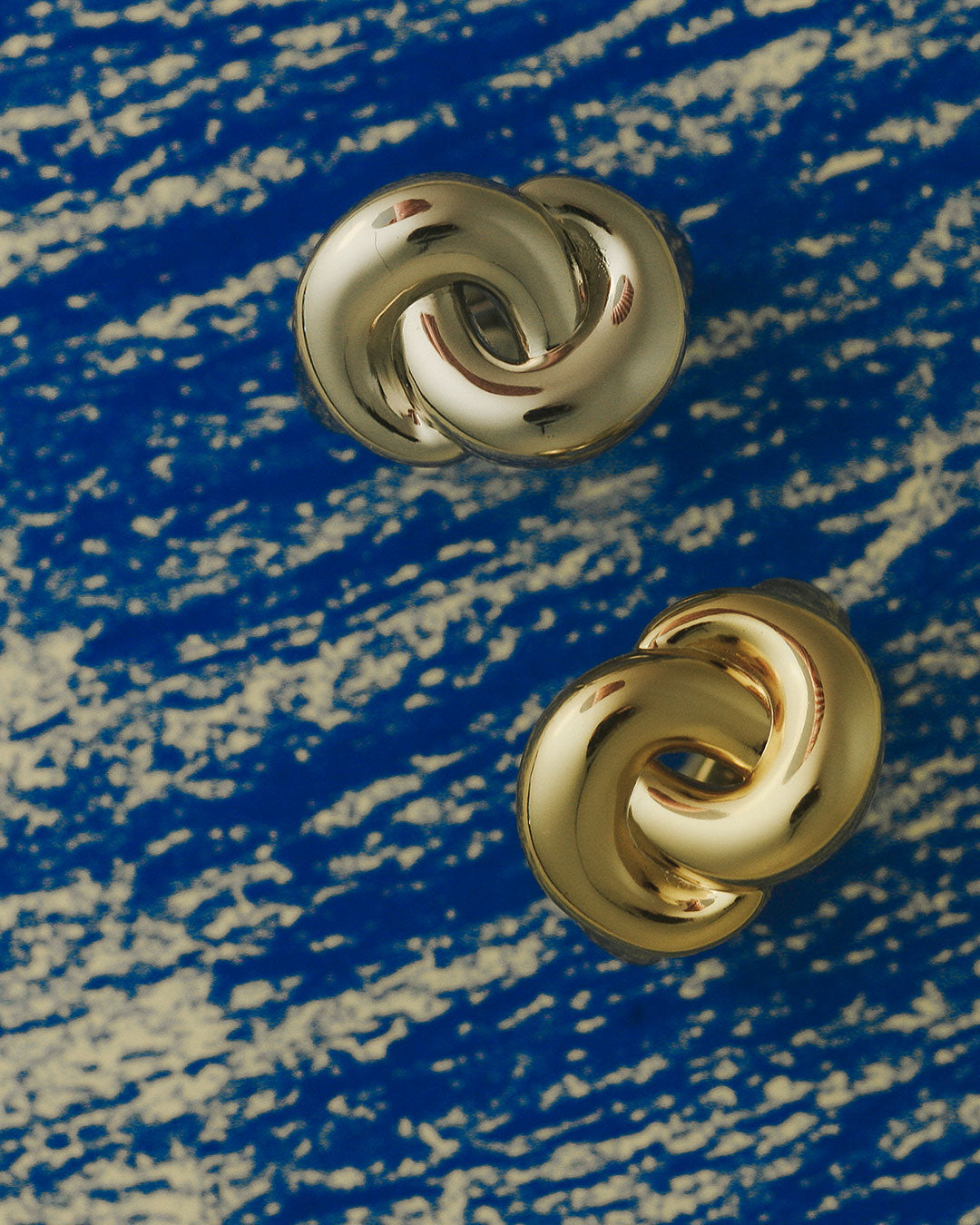 The Solstice Knot Studs-Silver